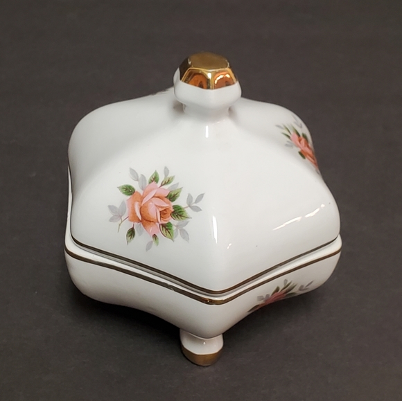 Vintage Porcelain Footed Lidded Bowl - Picture 2 of 10